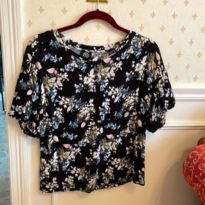 Bobeau black and flower blouse